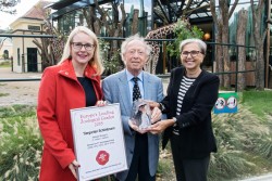 (from left: Ms. Schramböck, Mr. Sheridan, Ms. Schratter)<small>© Schönbrunner Tiergarten-Gesellschaft m.b.H. / Daniel Zupanc</small>