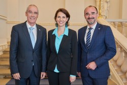 Eckart Ratz, Karoline Edtstadler and Karl Hutter.<small>© BMI/Alexander Tuma</small>