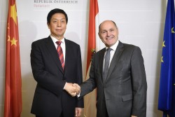 Li Zhanshu and Wolfgang Sobotka<small>© Parlamentsdirektion / Johannes Zinner</small>