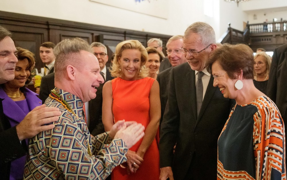 Peter Sellars (left)<small>© Österreichische Präsidentschaftskanzlei / Peter Lechner/HBF</small>