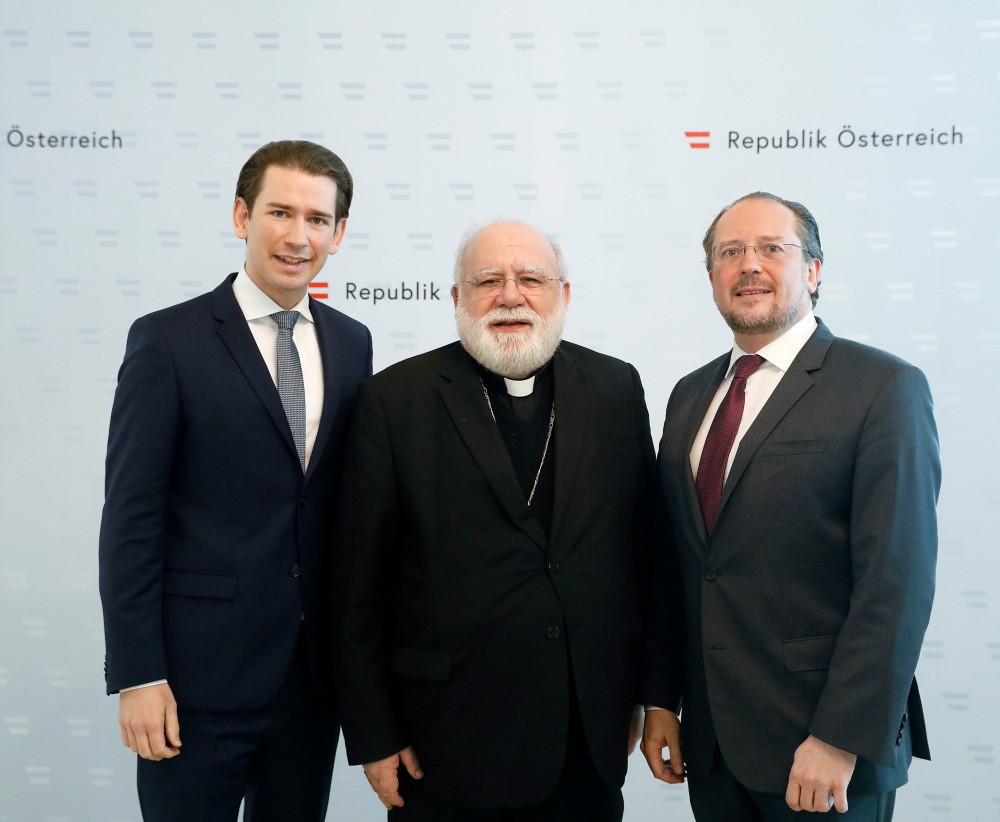 H.E. Archbishop Dr. Pedro López Quintana (Centre)<small>© Bundeskanzleramt (BKA) / Dragan Tatic</small>