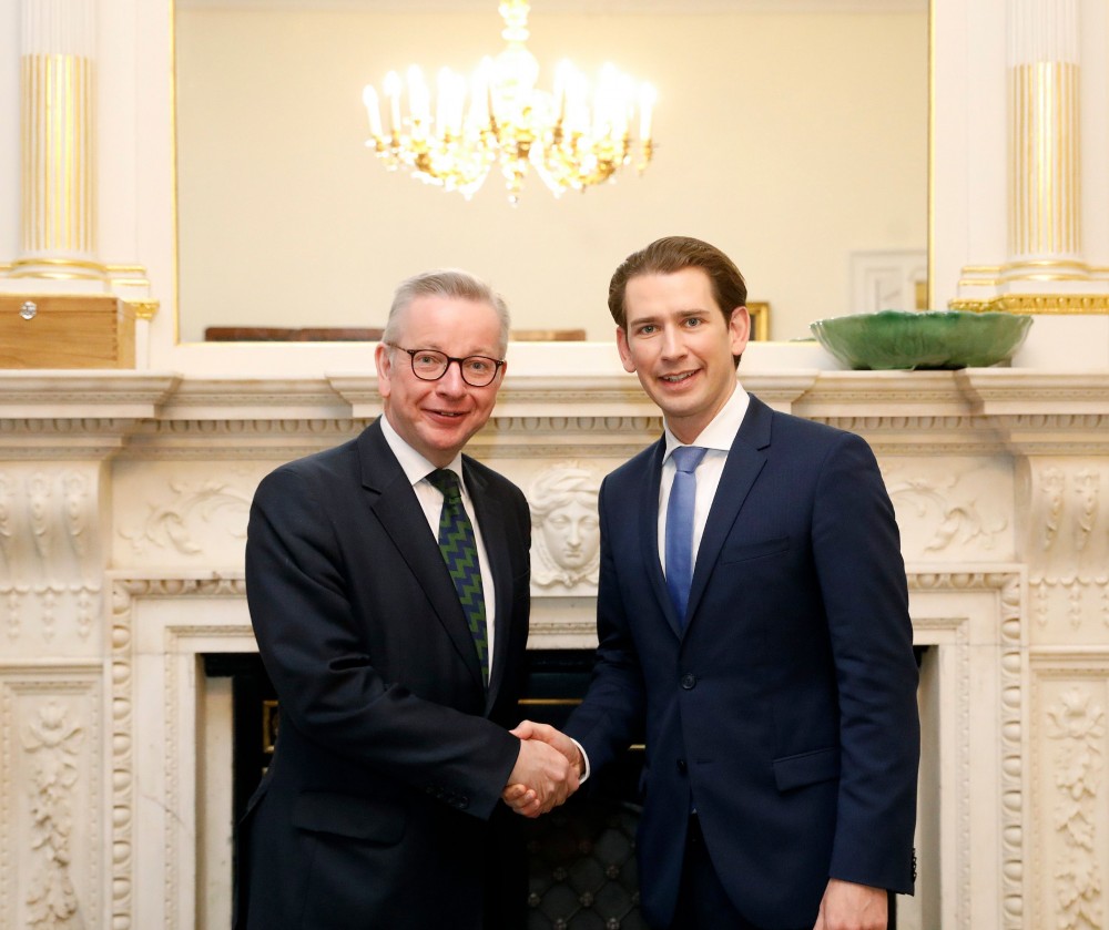 Kurz with State Secretary for Cabinet Affairs, Michael Gove.<small>© Bundeskanzleramt (BKA) / Dragan Tatic</small>