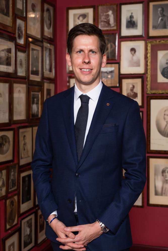 Andreas Keese is the new director of Hotel Sacher Vienna.<small>© Hotel Sacher / Photographer: Jakob Gsoellpointner</small>