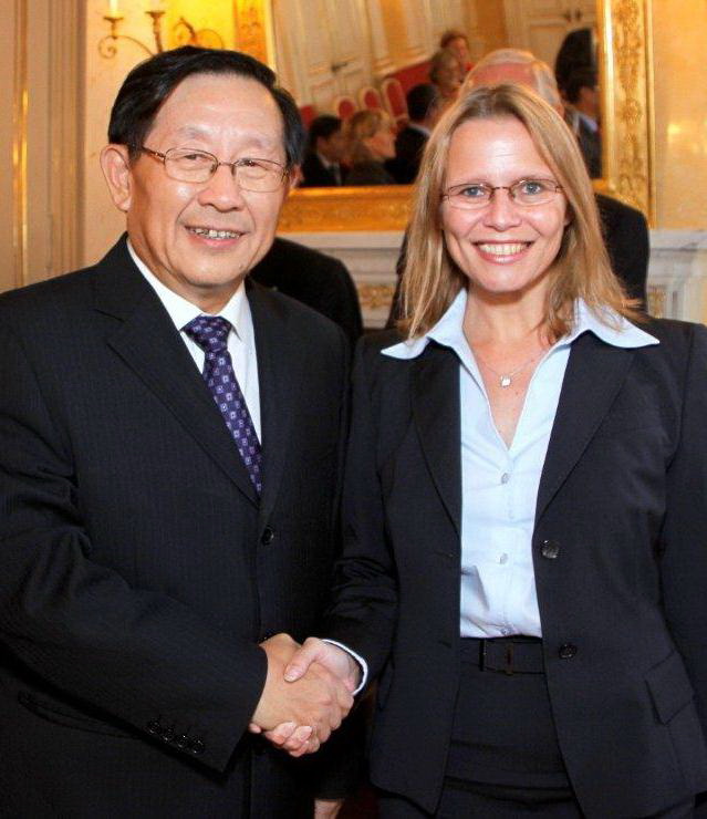 Wan Gang and Beatrix Karl in 2010<small>© Willibald Haslinger</small>