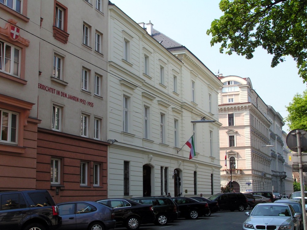 Embassy of Iran in Vienna (Jaurèsgasse view)<small>© Wikimedia Commons / Athenchen, CC BY-SA 3.0</small>