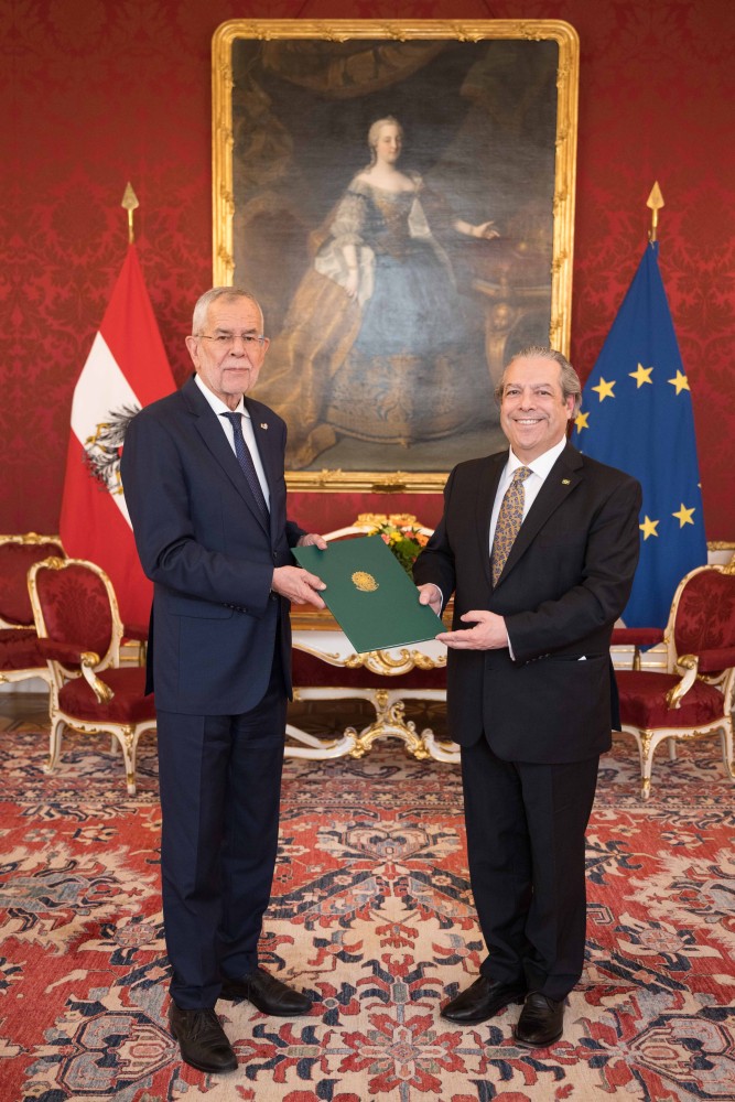 Ambassador of Brazil to Austria presenting his credentials<small>© www.bundespraesident.at / Peter Lechner and Daniel Trippolt /HBF</small>