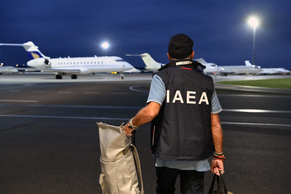 IAEA on the Airfield of Vienna International Airport<small>© IAEA/ Dean Calma / Flickr Attribution (CC BY 2.0)</small>