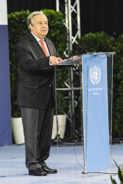 Guterres celebrating 40 Years of the UN in Vienna: “Societies today are multi-ethnic, multi-religious, multi-cultural. And that is a richness, not a threat”.<small>© BMEIA Bundesministerium für Europa, Integration und Äußeres / Eugénie Berger / Flickr Attribution 2.0 Generic (CC BY 2.0)</small>