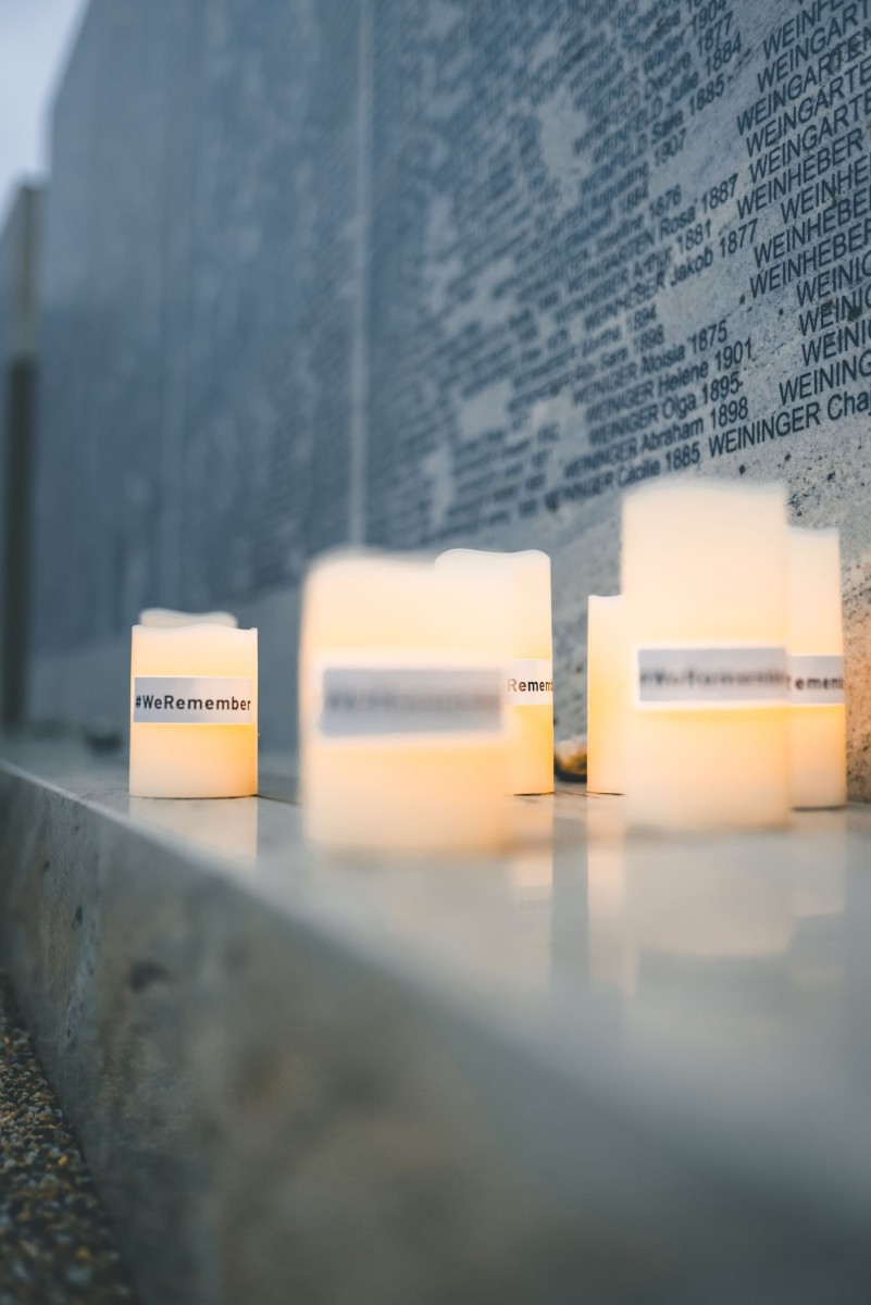 Candles were lit in memory of the victims of the Shoah with the inscription #WeRemember.<small>© Bundeskanzleramt (BKA) / Hans Hofer</small>
