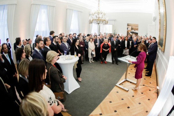 Federal Chancellor Brigitte Bierlein, together with Foreign Minister Alexander Schallenberg, hosted a reception at the Federal Chancellery on the occasion of Rosch Haschana.<small>© Bundeskanzleramt (BKA) / Andy Wenzel</small>
