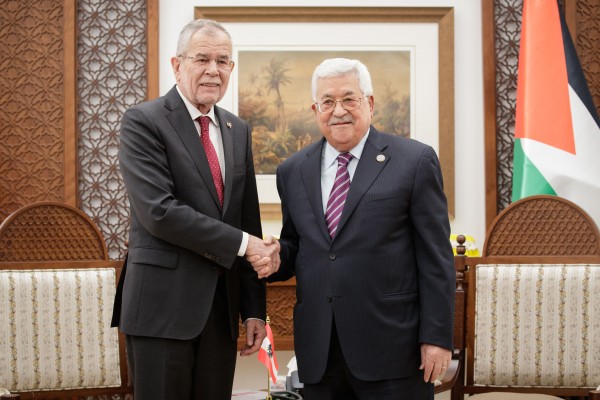 Mahmoud Abbas (right) pleaded for the European Union to be involved as a mediator for peace.<small>© Österreichische Präsidentschaftskanzlei / Peter Lechner/HBF</small>