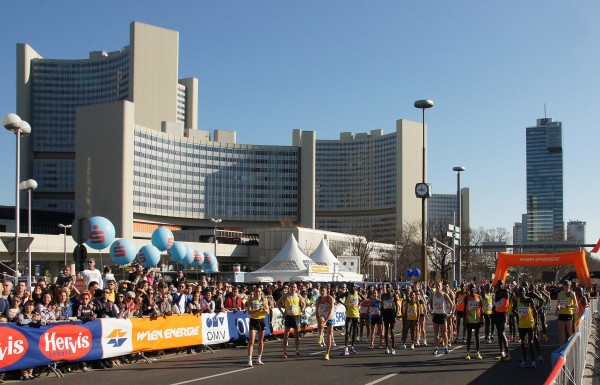 The Vienna City Marathon 2019 is celebrating its 36th anniversary on April 7. Enjoy the fantastic start in front of Vienna International Center.<small>© Wikimedia Commons / Wolfgang H. Wögerer, Vienna, Austria [CC BY-SA 3.0 (https://creativecommons.org/licenses/by-sa/3.0)]</small>
